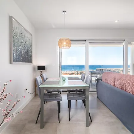 アパート Luxury New Modern Penthouse With Golf And Sea Views - Via Celere 2390 カサーレス