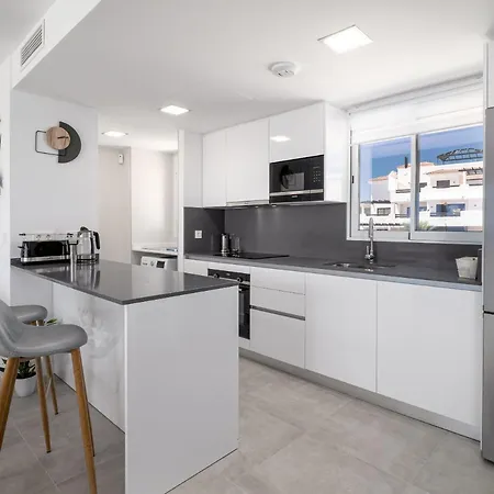 Luxury New Modern Penthouse With Golf And Sea Views - Via Celere 2390 アパート カサーレス